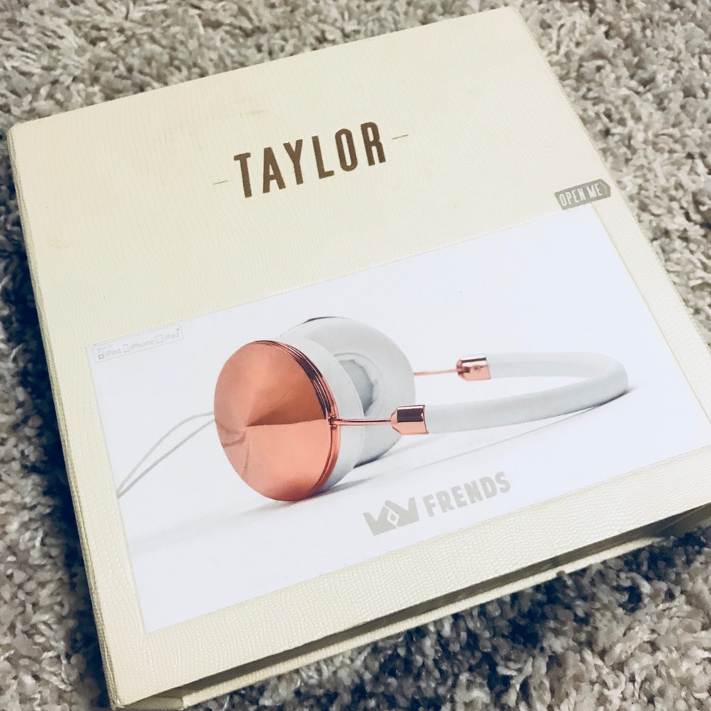 FRENDS rose gold headphones (large)